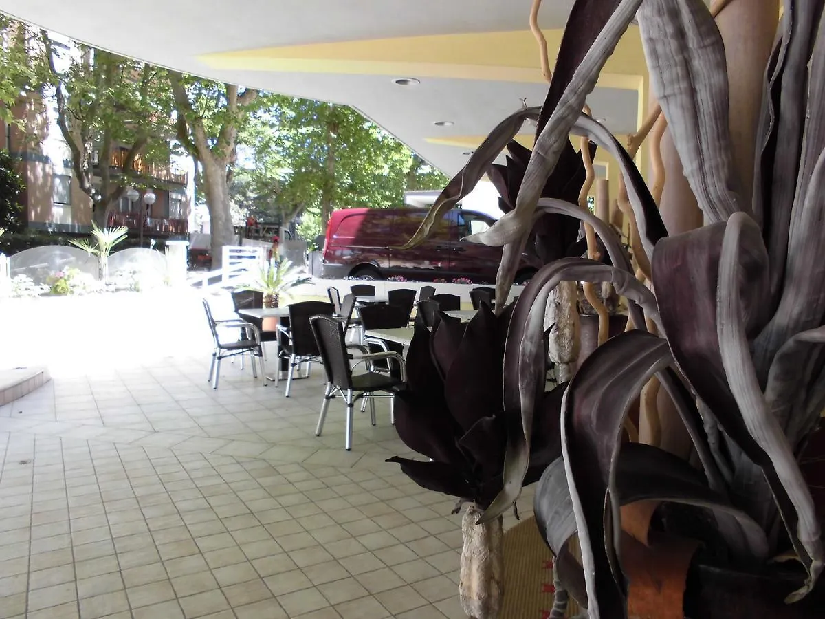 Aparthotel Residence Renadoro Cervia